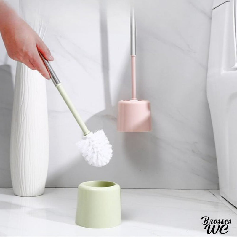 Pot et brosse wc